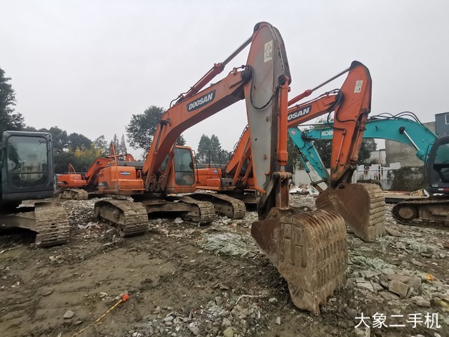 斗山 DH220LC-9E 挖掘机