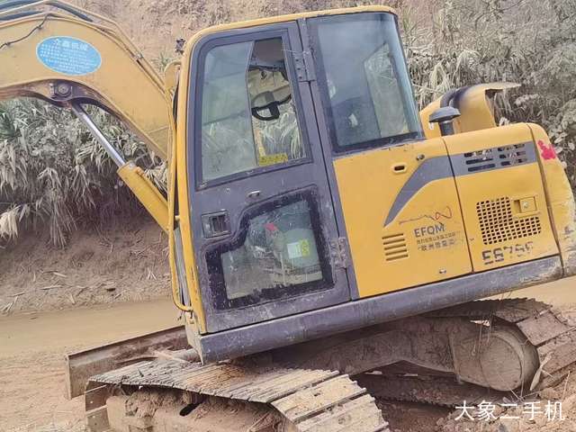 山东临工 E680F 挖掘机