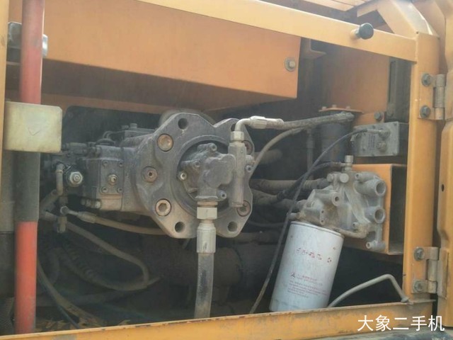 三一重工 SY215C-9 挖掘机