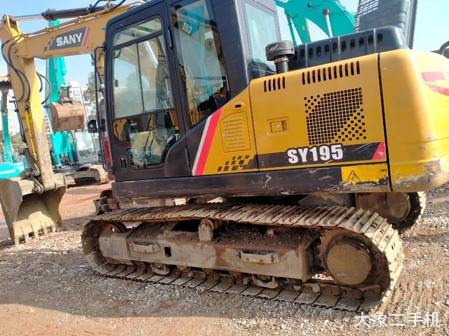 三一重工 SY135C-10 挖掘机