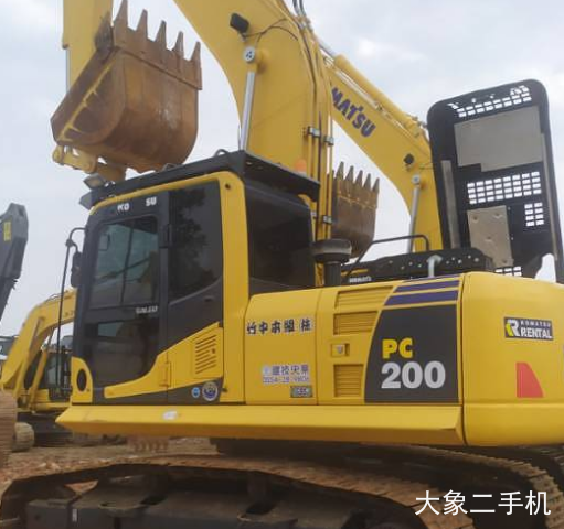 小松 PC200-8 挖掘机