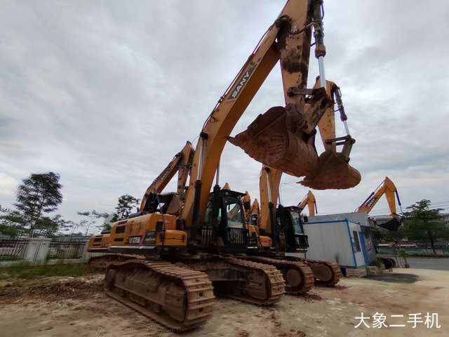 三一重工 SY375H 挖掘机