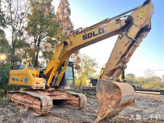 山东临工 LG6360E 挖掘机