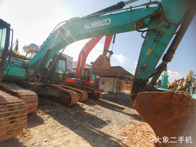 神钢 SK380D 挖掘机