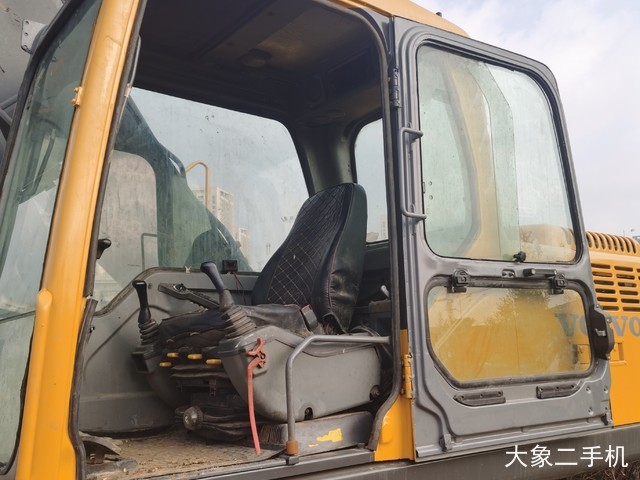 沃尔沃 EC240BLC-Prime增强版 挖掘机