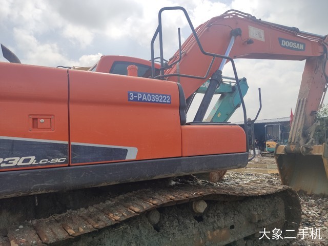 斗山 DX215-9C 挖掘机