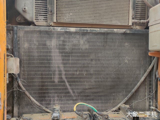 现代 R225LC-7 挖掘机