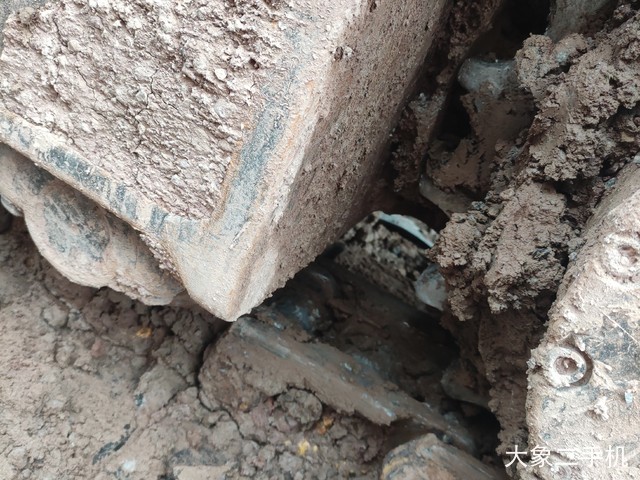 现代 R225LC-7 挖掘机