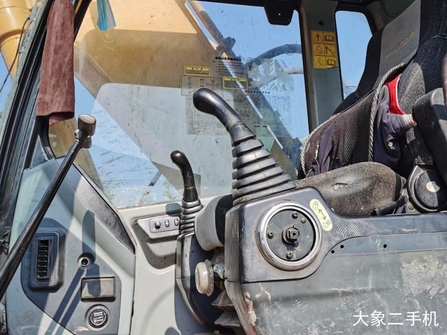 现代 R225LC-7 挖掘机