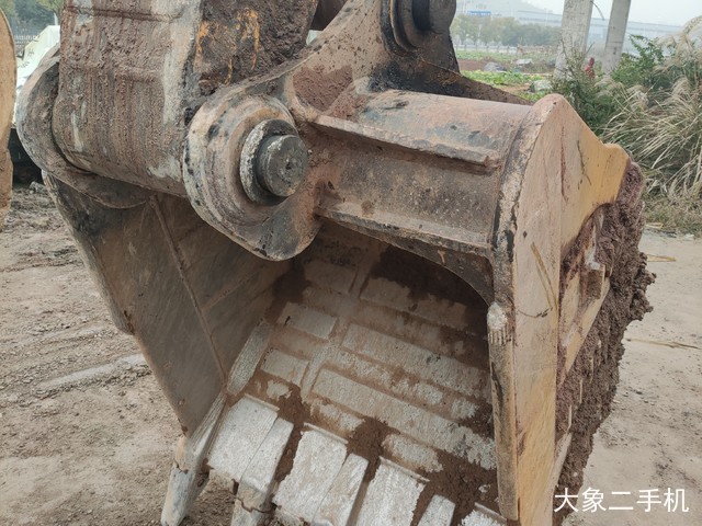 现代 R225LC-7 挖掘机