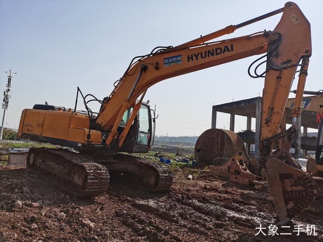 现代 R225LC-7 挖掘机