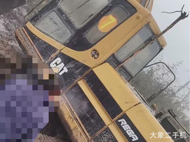 卡特彼勒 320B 挖掘机