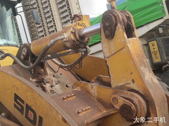 山东临工 L955F 装载机