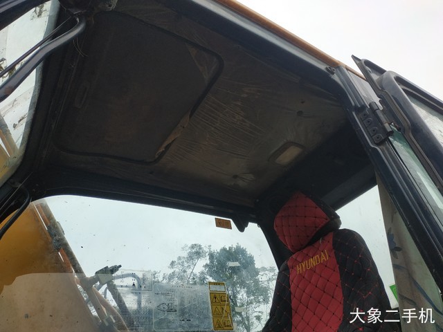 现代 R150LC-9 挖掘机