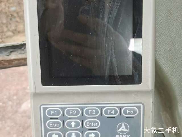 三一重工 SY135C-8 挖掘机