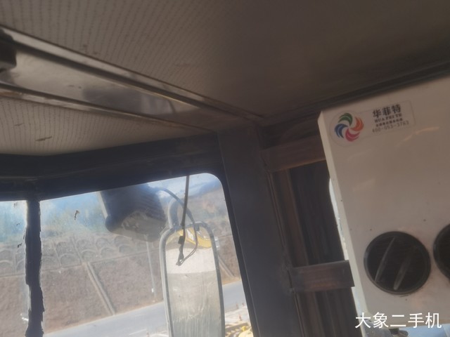 山工 SEM652D 装载机