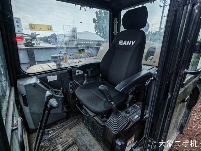 三一重工 SY60C 挖掘机