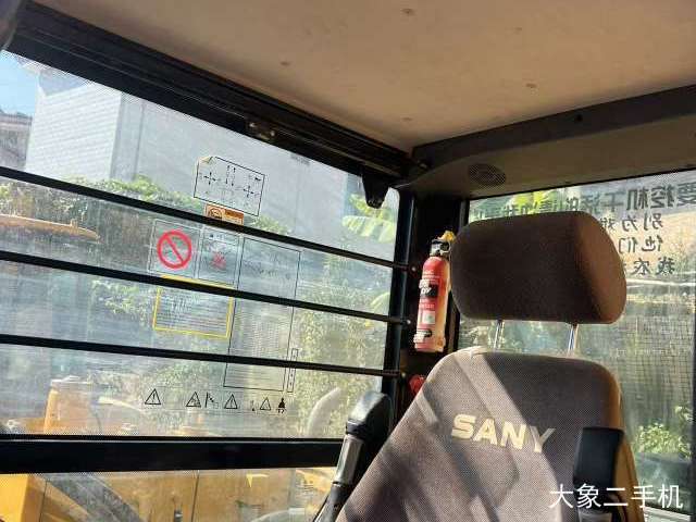 三一重工 SY75C-8 挖掘机