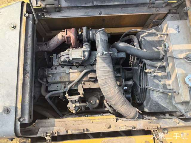 山东临工 LG6135E 挖掘机