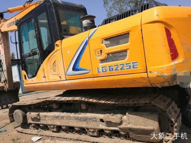 龙工 LG6225E 挖掘机