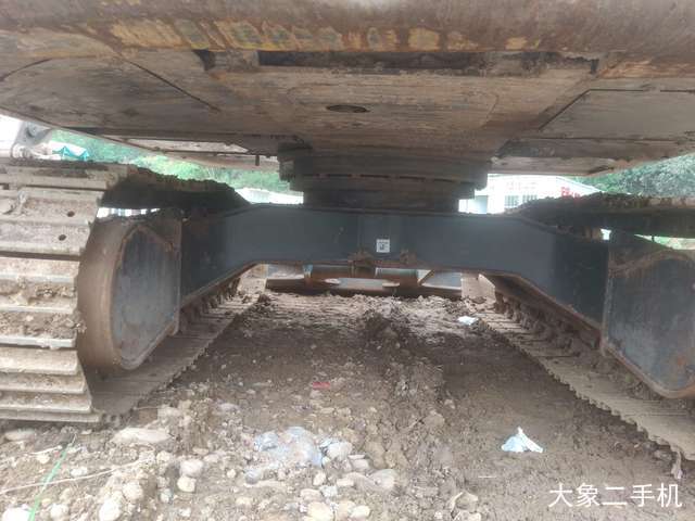 山东临工 E680F 挖掘机