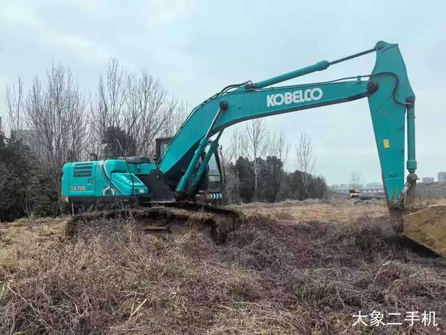 神钢 SK200-10 挖掘机