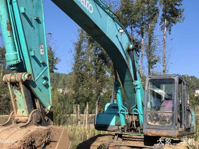 神钢 SK250-8 挖掘机