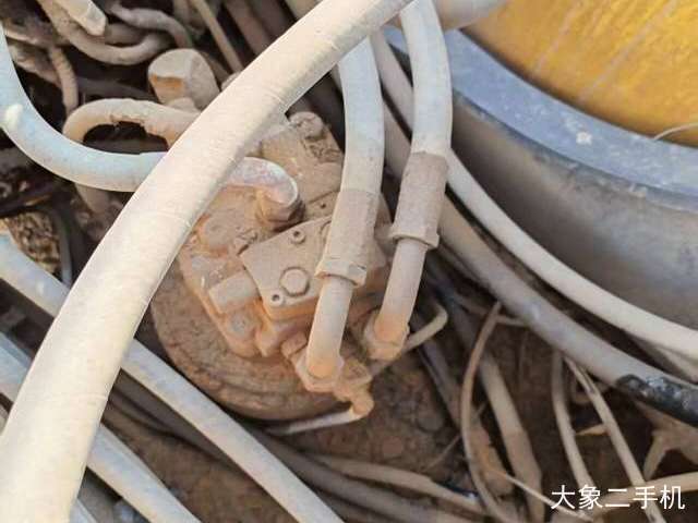 沃尔沃 EC200B 挖掘机