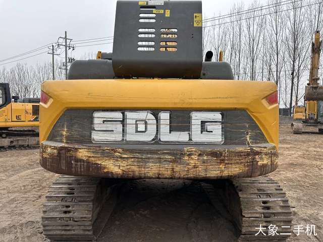 山东临工 E6225H 挖掘机