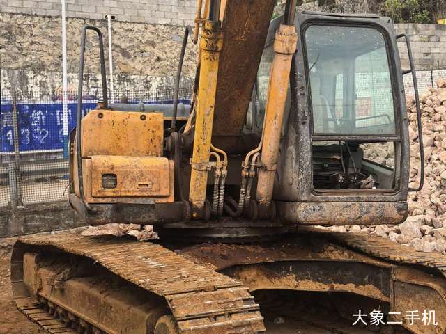 现代 R225LC-7 挖掘机