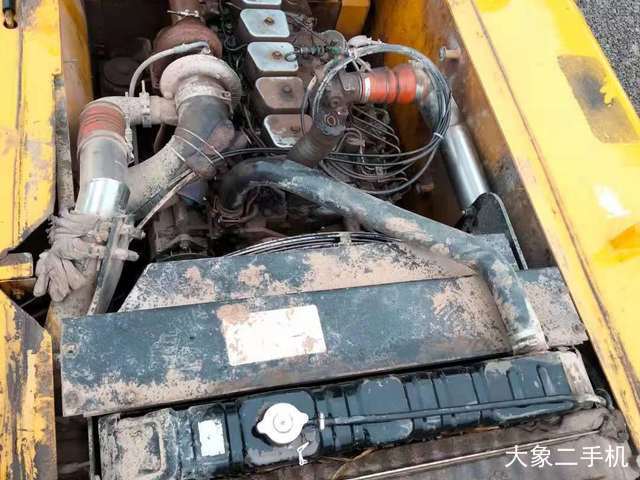 现代 R225-7 挖掘机