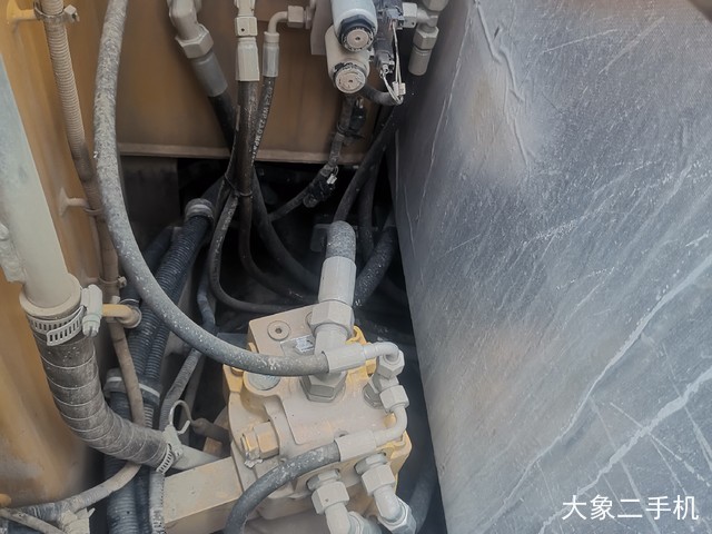 山东临工 E660F 挖掘机