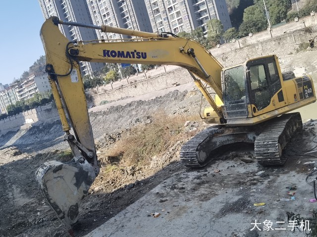 小松 PC210-8 挖掘机