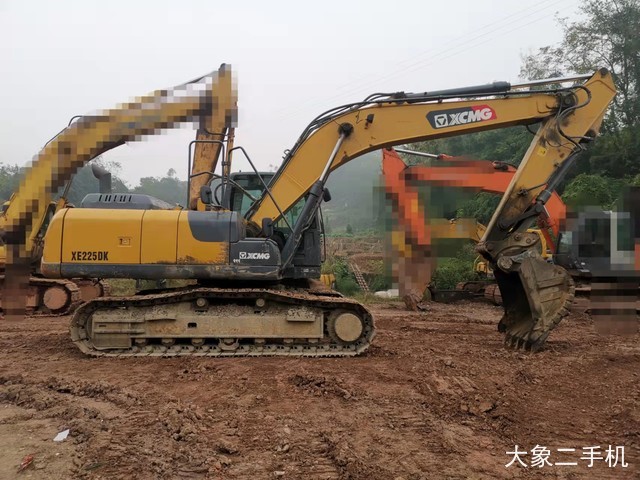 徐工 XE200DA 挖掘机