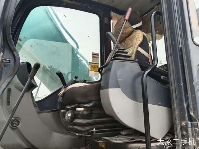 神钢 SK260LC-8 挖掘机