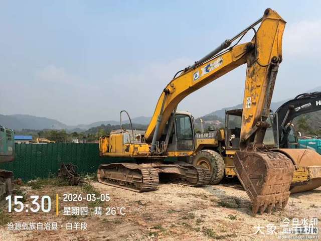 徐工 XE210 挖掘机