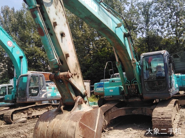 神钢 SK250-8 挖掘机