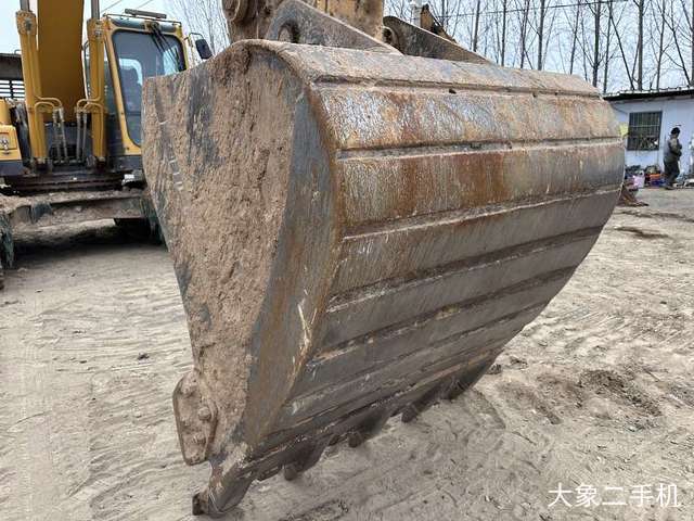 山东临工 E6250F 挖掘机