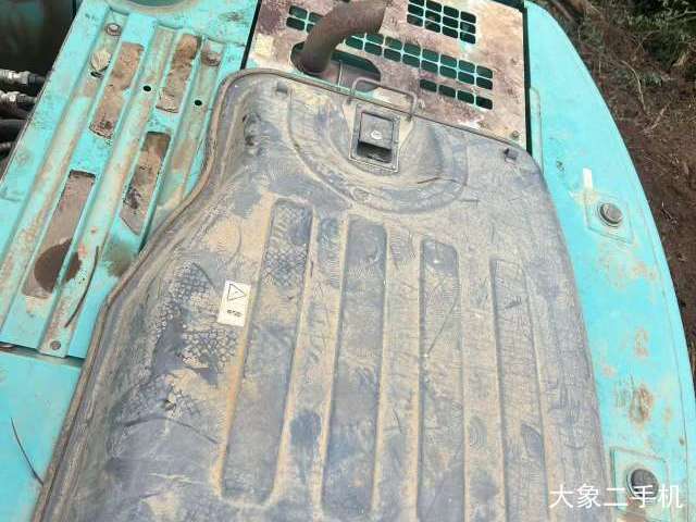 神钢 SK130-8 挖掘机