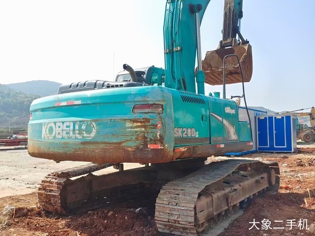 神钢 SK260 挖掘机