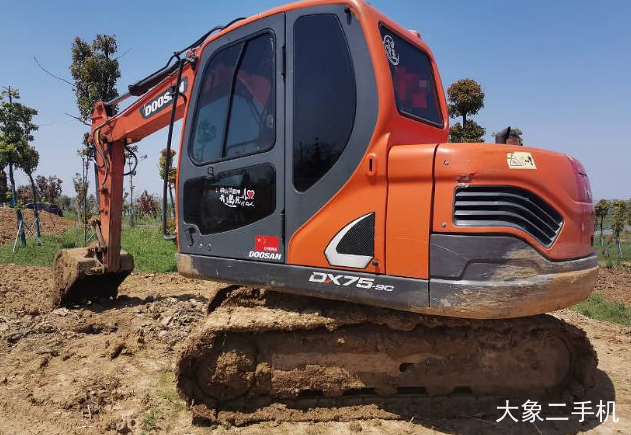 三一重工 SY75C-9 挖掘机