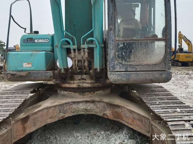 神钢 SK260LC-8 挖掘机