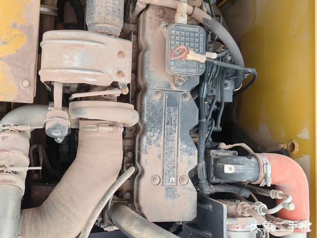 徐工 XE270DK 挖掘机