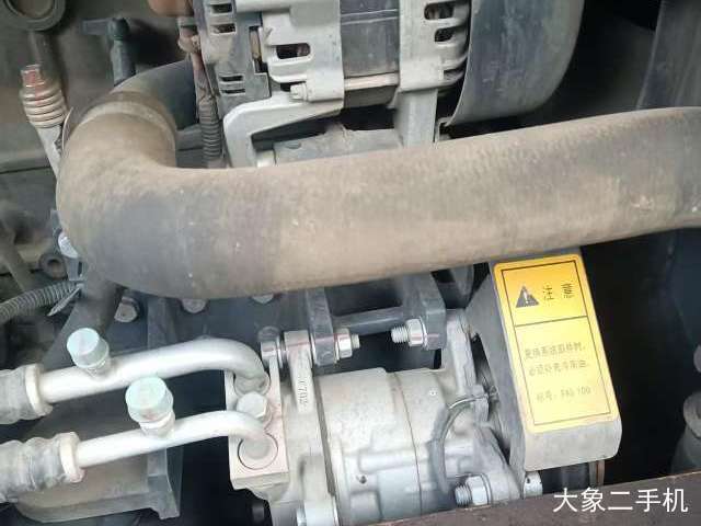 徐工 XE75D 挖掘机