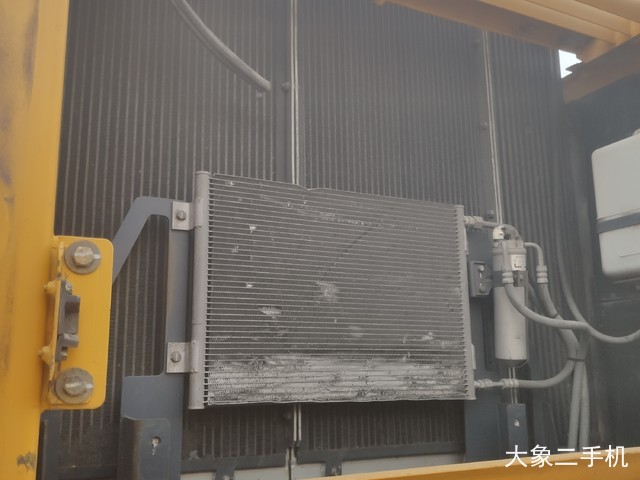 徐工 XE370CA 挖掘机