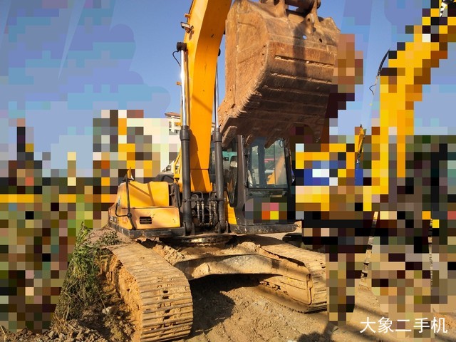 三一重工 SY215C-9 挖掘机