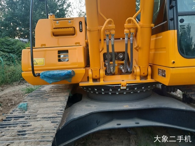 龙工 LG6225E 挖掘机