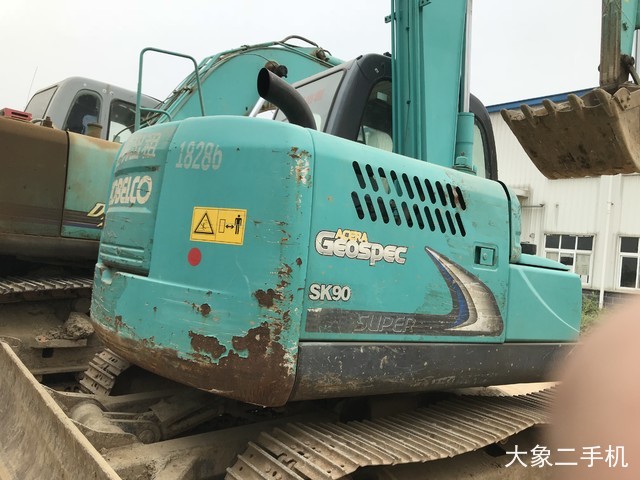 神钢 SK75-8 挖掘机