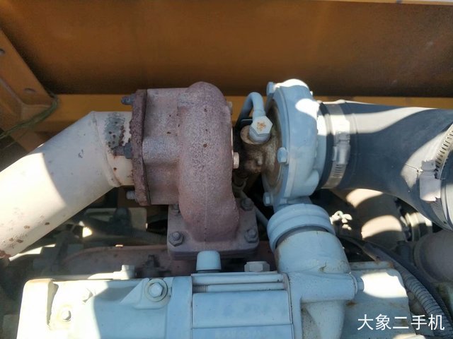 山东临工 LG6135E 挖掘机