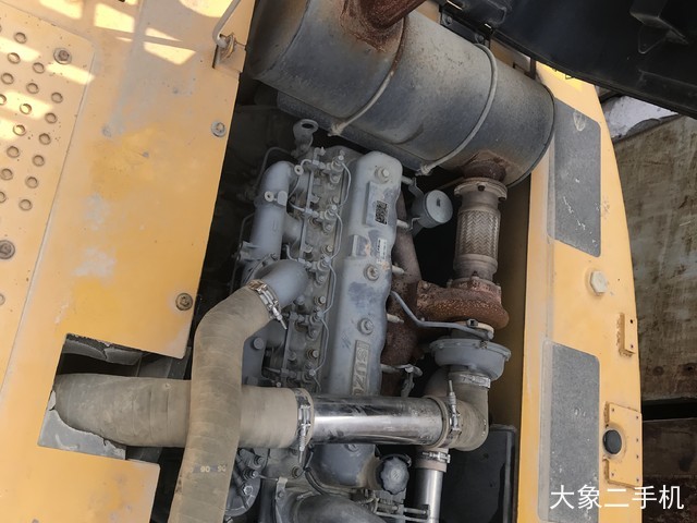 徐工 XE215C 挖掘机